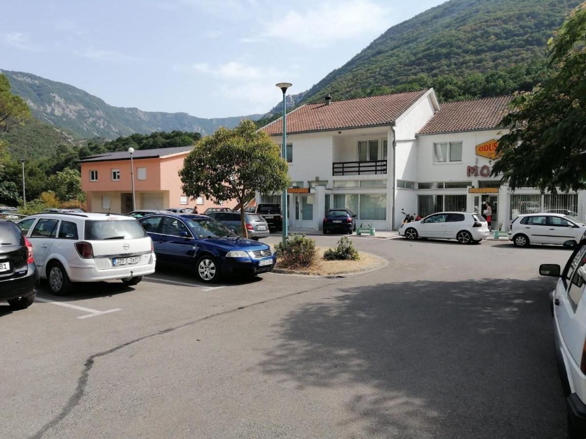 Motel And Restaurant Odusak Dreznjak Exterior foto