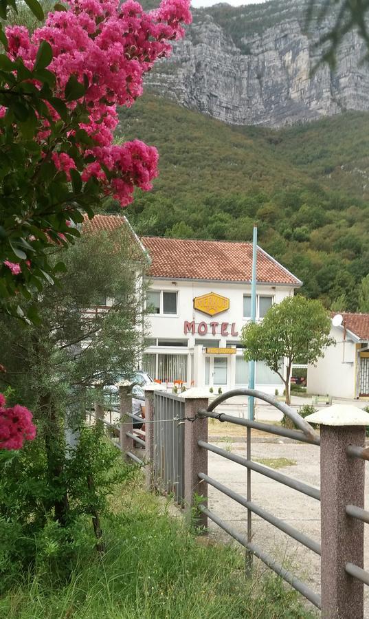 Motel And Restaurant Odusak Dreznjak Exterior foto